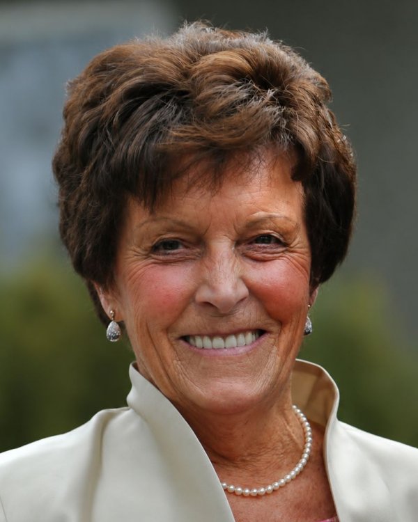 Jeannine Mommens