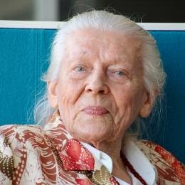 Yvonne Bombart